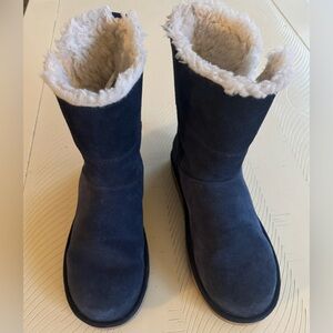 Kooloburra by UGG Uribel Short Zipper Women’s Winter Boots Size 8, Navy Blue.